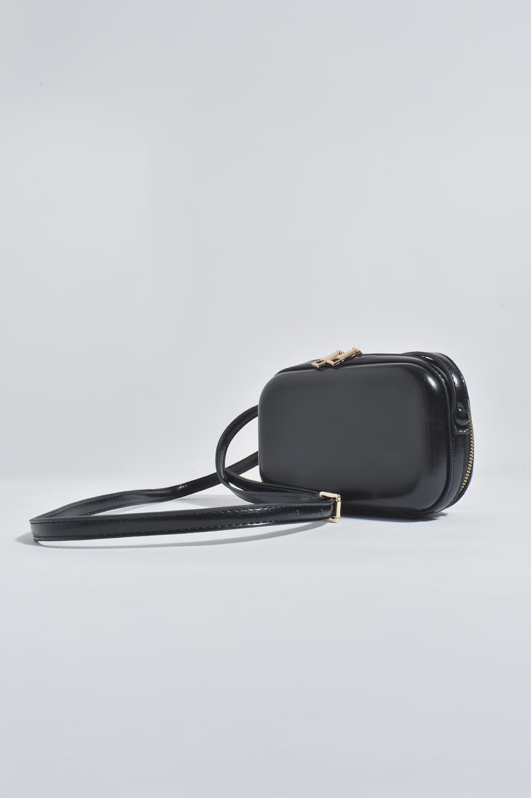 Cara Curved Camera Crossbody Bag (Black)