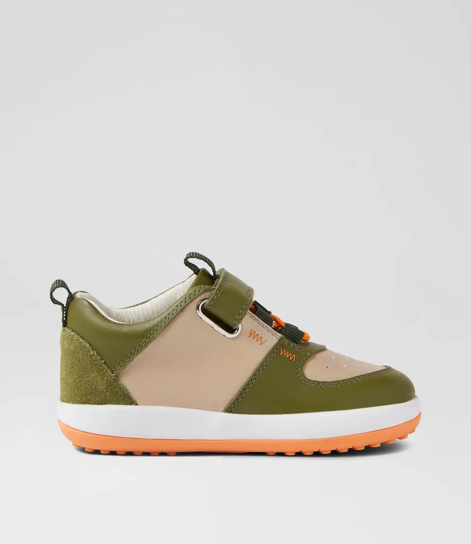 I Walk Backspin Sneakers Sea Kelp /  Woodash