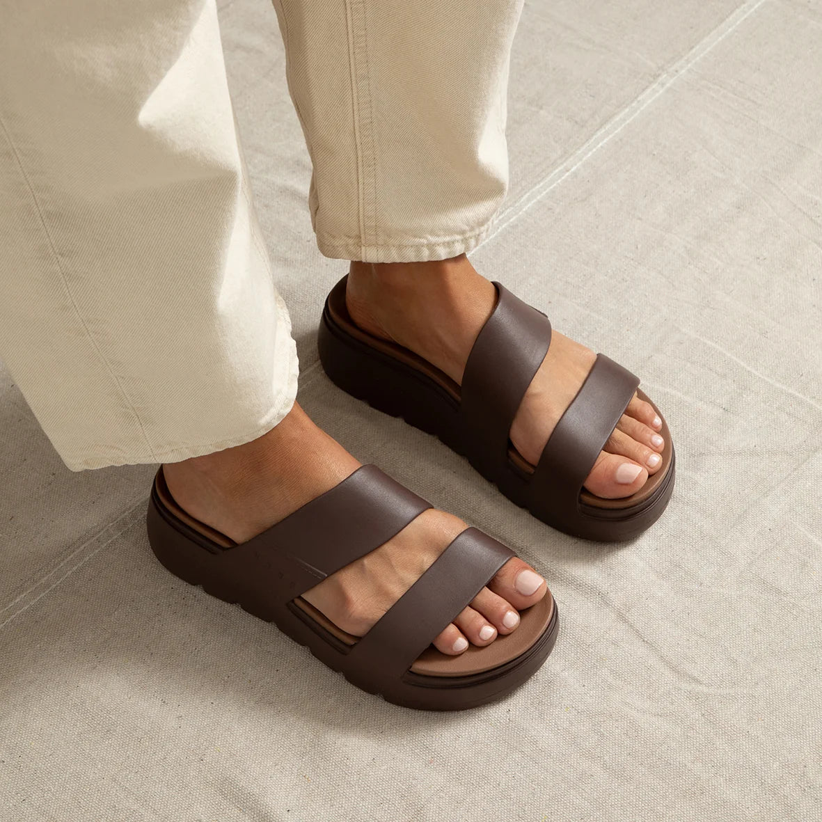 Cali Solana Slide Chocolate