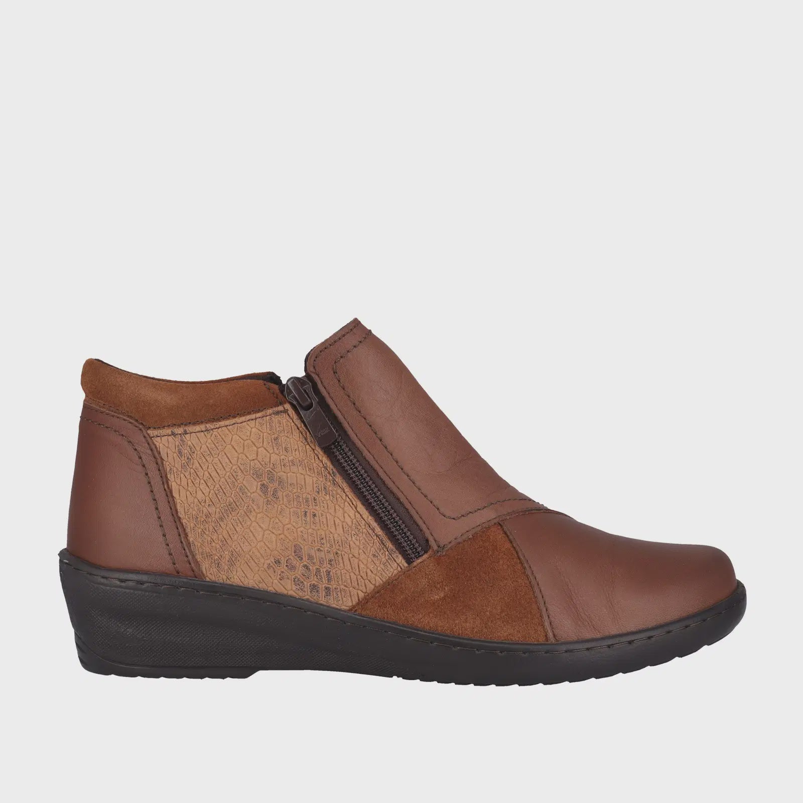 CP462-18 Claudia Boot Tan