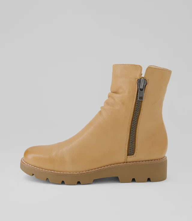 Dixeya Dark Tan Light Choc Leather Ankle Boots