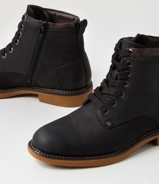 Montreal Boot Black Rub