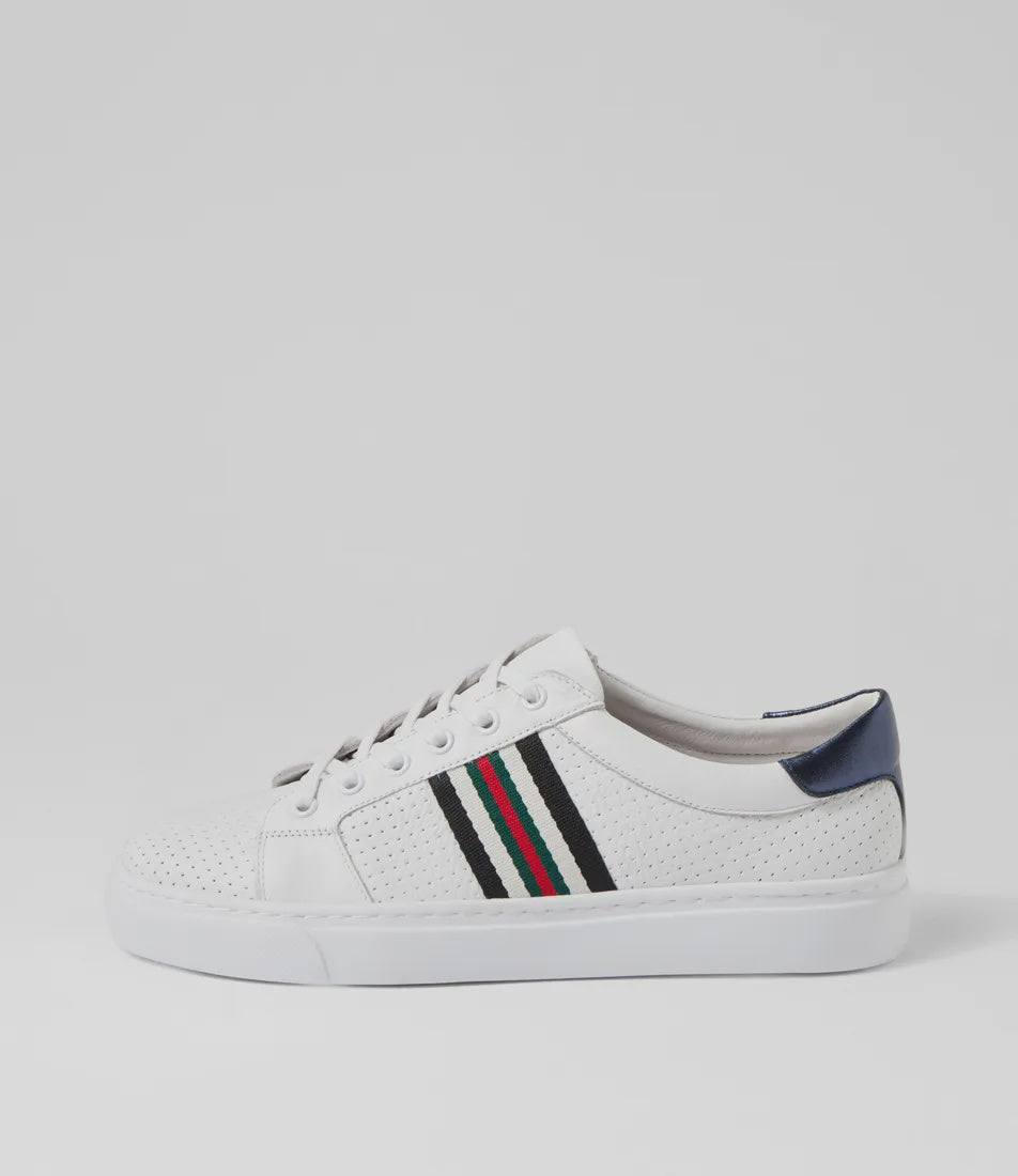 Oliny White Sneaker