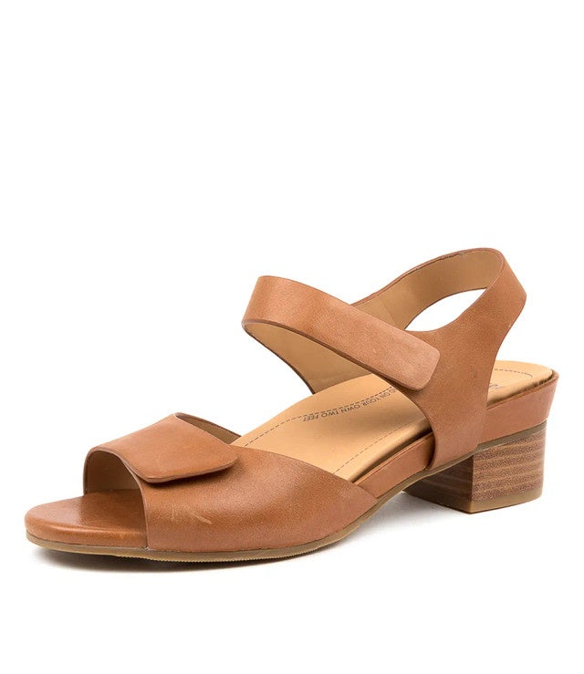 Ava XW Tan Leather