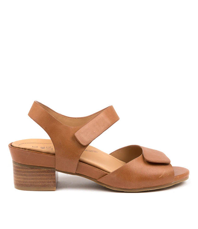 Ava XW Tan Leather