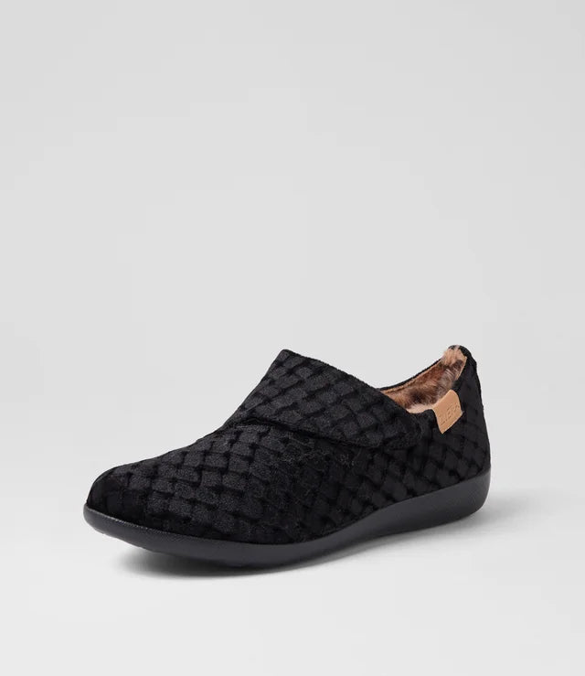 Fliss Xw Black Emboss Velvet Slippers