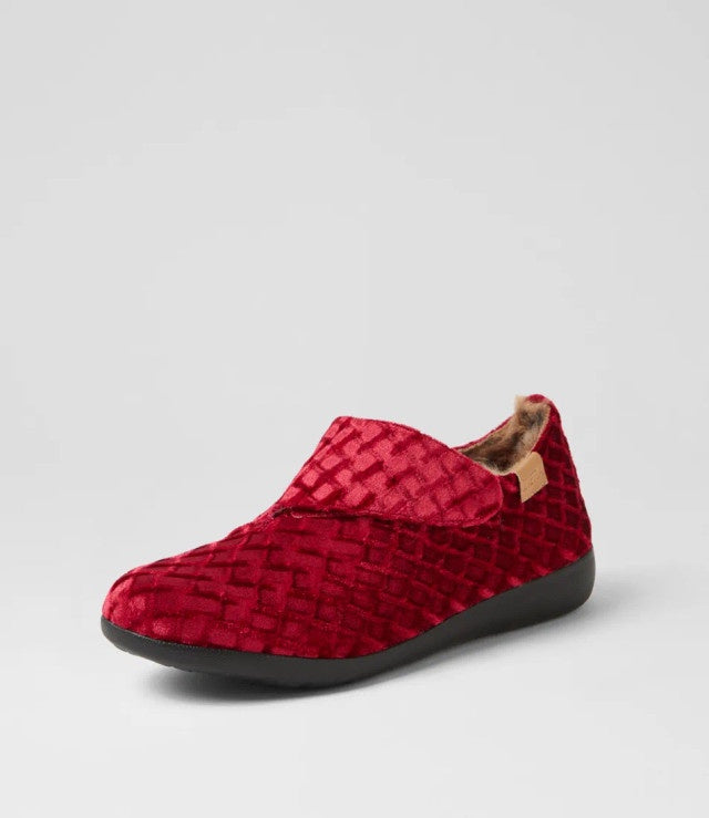 Ziera Red Emboss Velvet Fliss Slipper