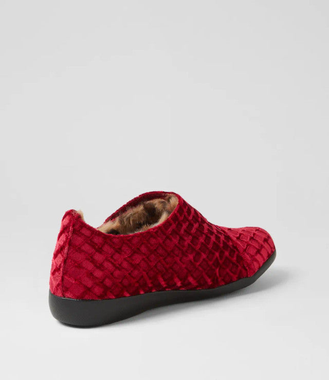 Ziera Red Emboss Velvet Fliss Slipper