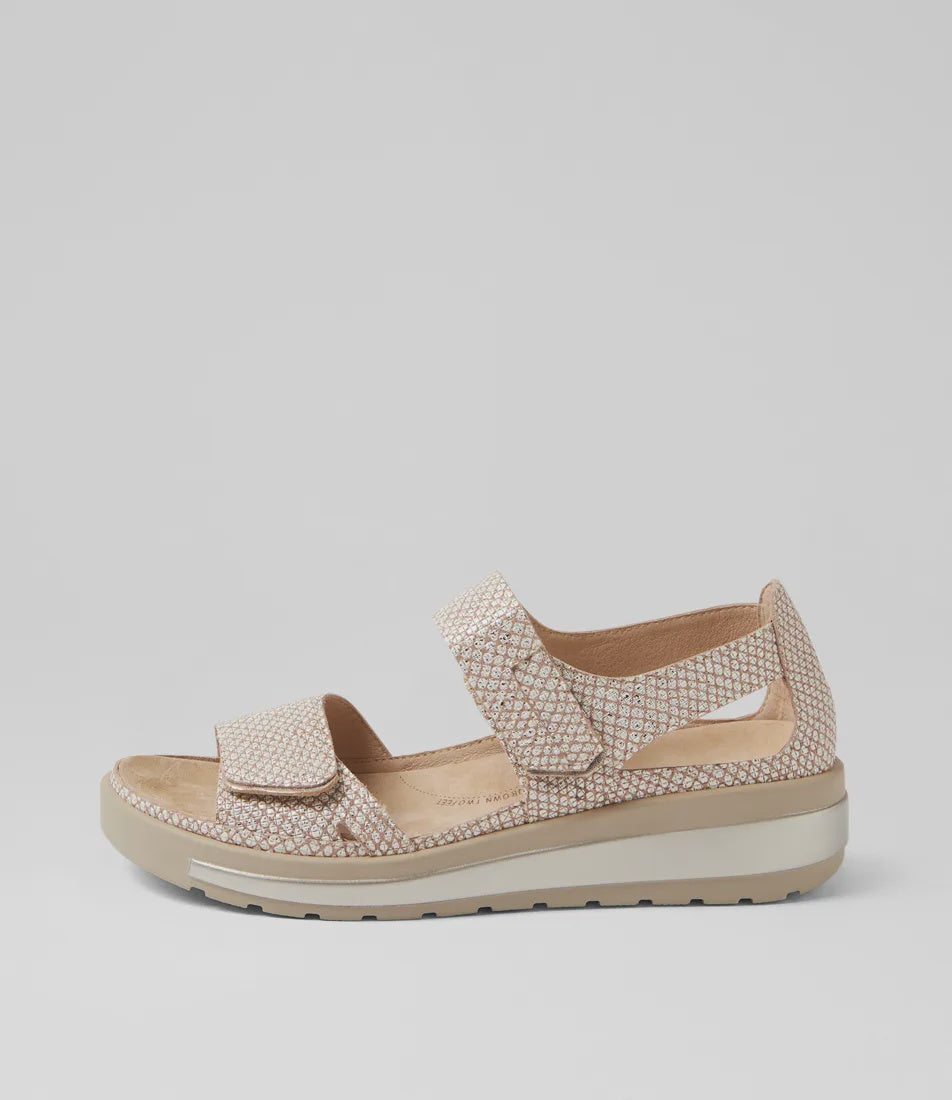 Gedd W Camel Almond Print Leather Sandals