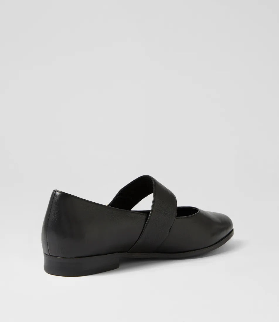 Okla Xf Leather Flat Shoes Black