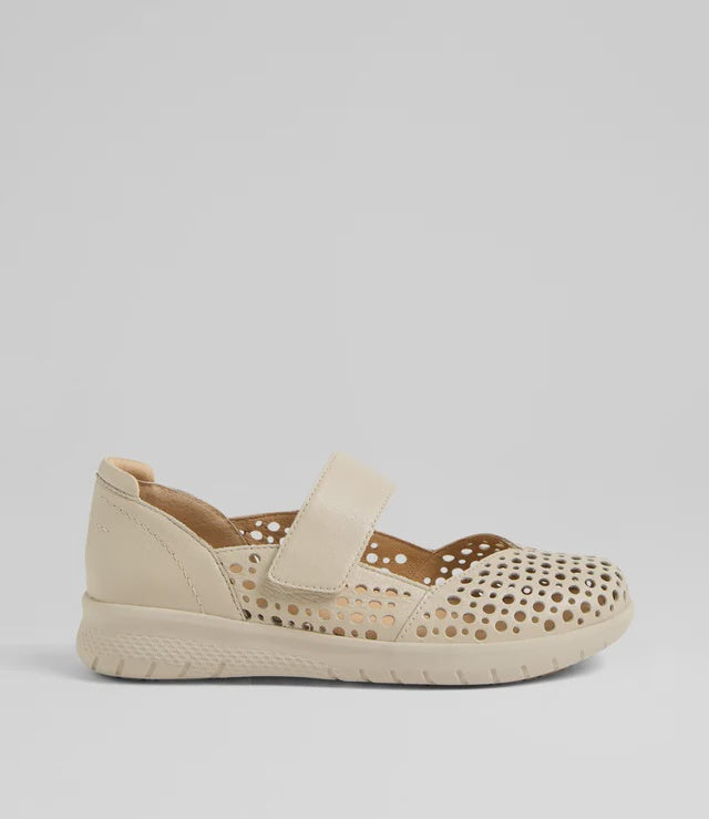 Sindis Xf Almond Leather Flat Shoes
