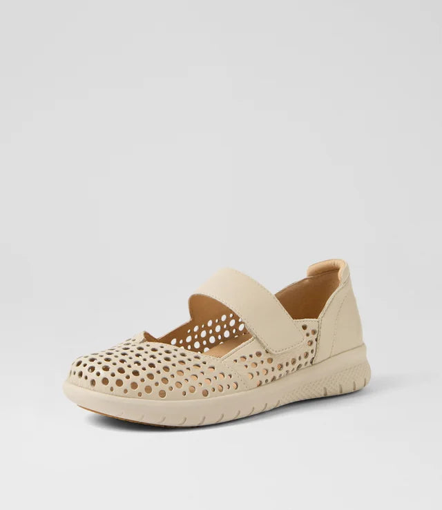 Sindis Xf Almond Leather Flat Shoes