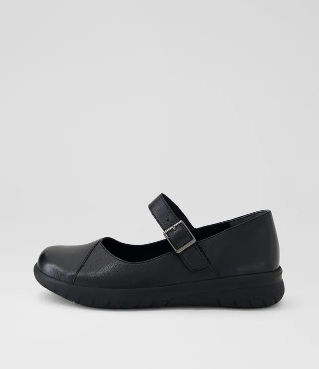 Saja W Black Leather Flat Shoes
