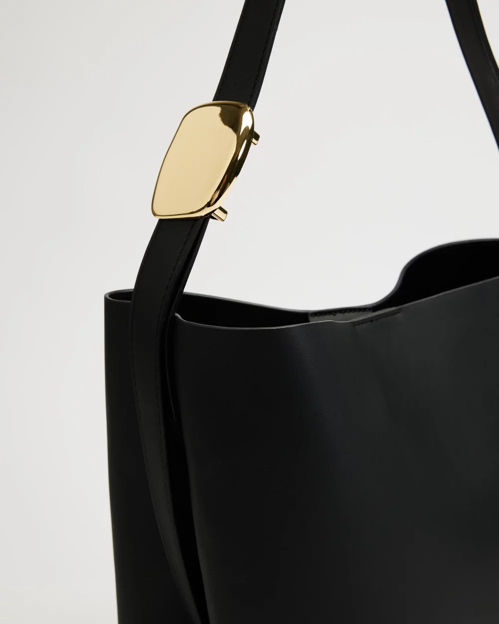 Billini Francesca Shoulder Bag / Black