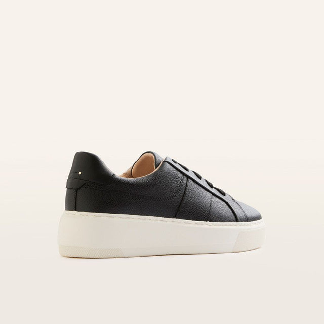 Riley Sneaker Black Tumbled