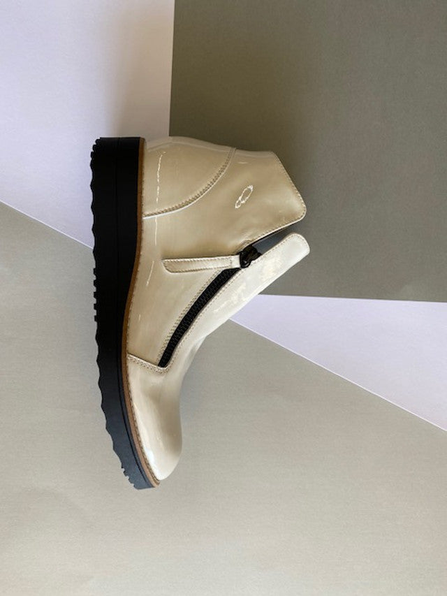 Ohmy Off White Patent Leather