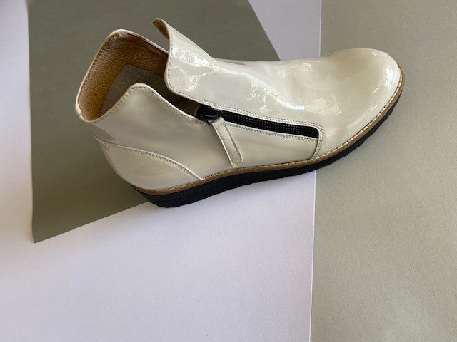 Ohmy Off White Patent Leather