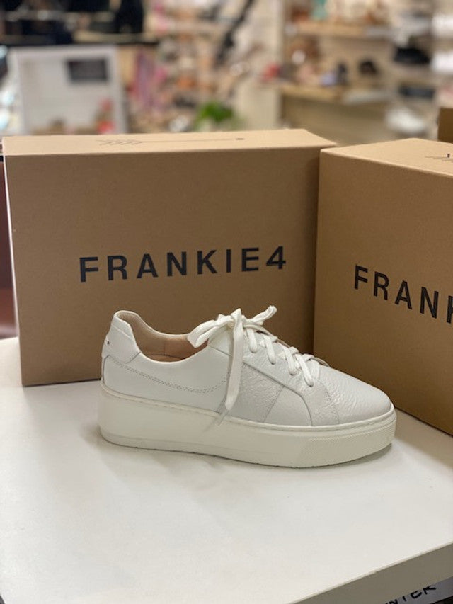 Riley Sneaker White Tumbled