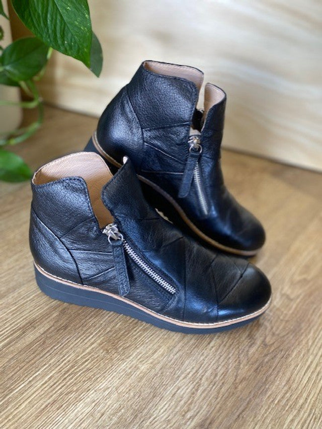 Omeah  Ankle Boot Black Leather