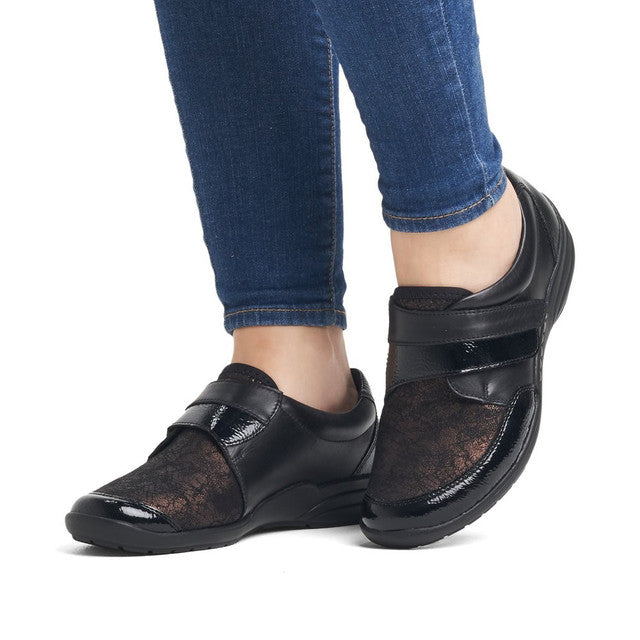Jessie Sneaker Copper/ Black Patent R7600-03