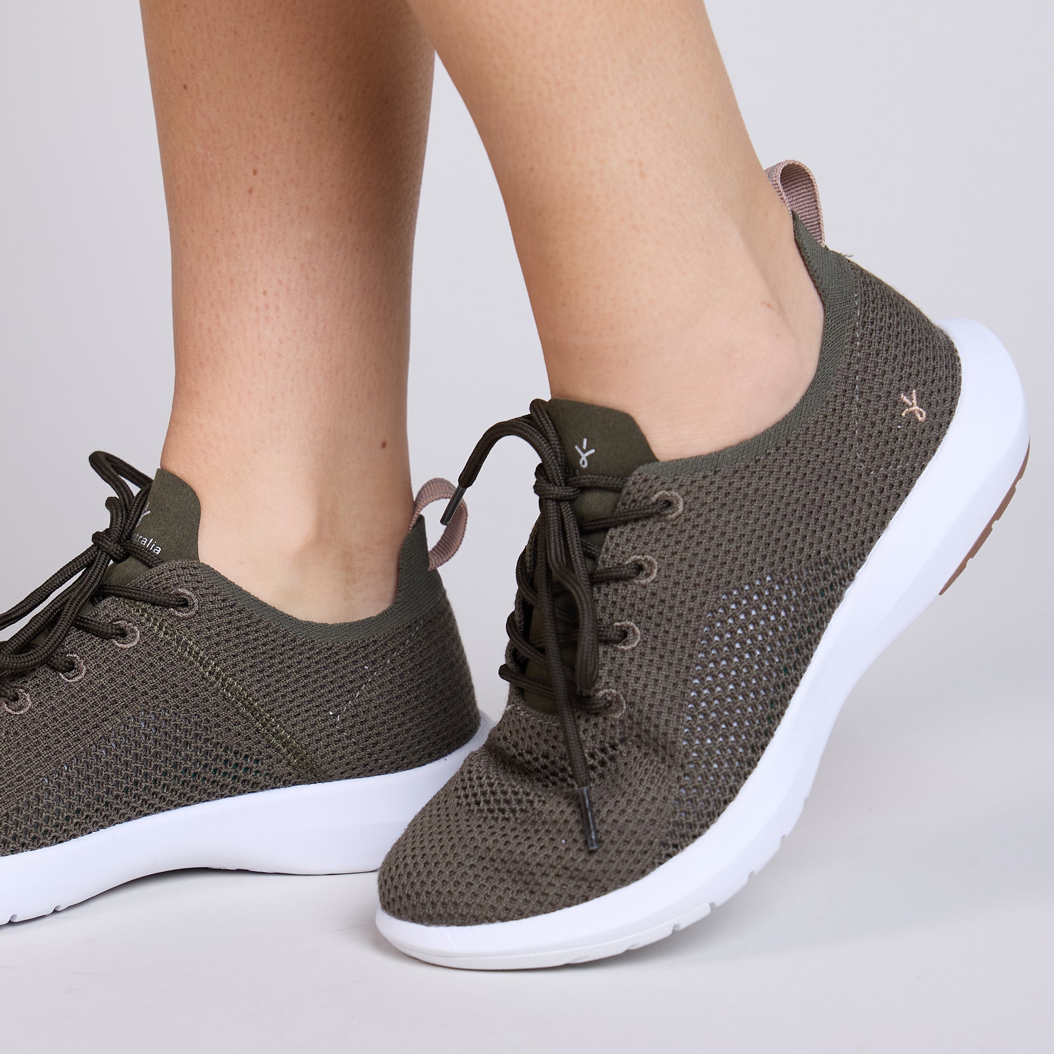 SpringBrook Sneaker Dark Olive